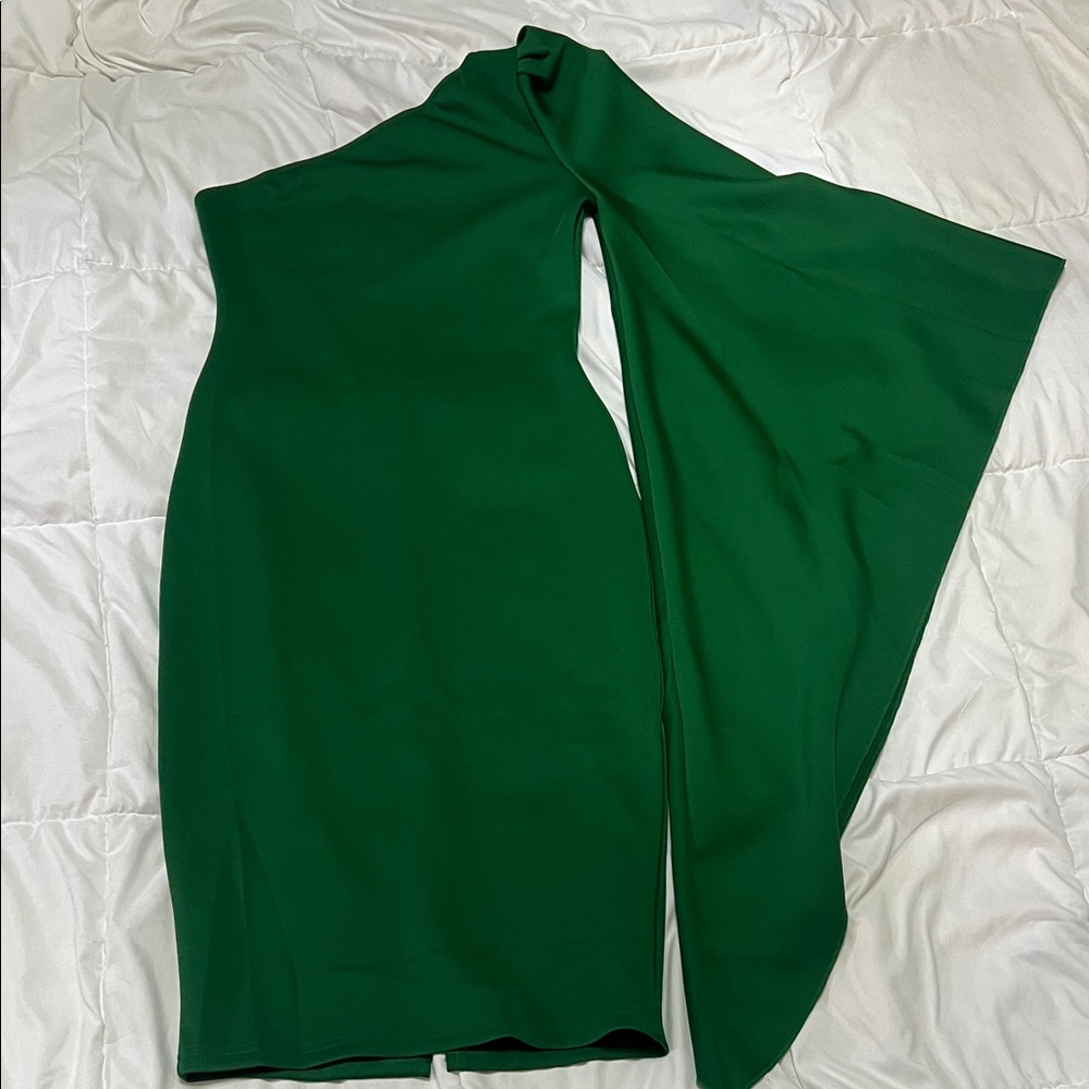 Elegant Green One-Shoulder Dress